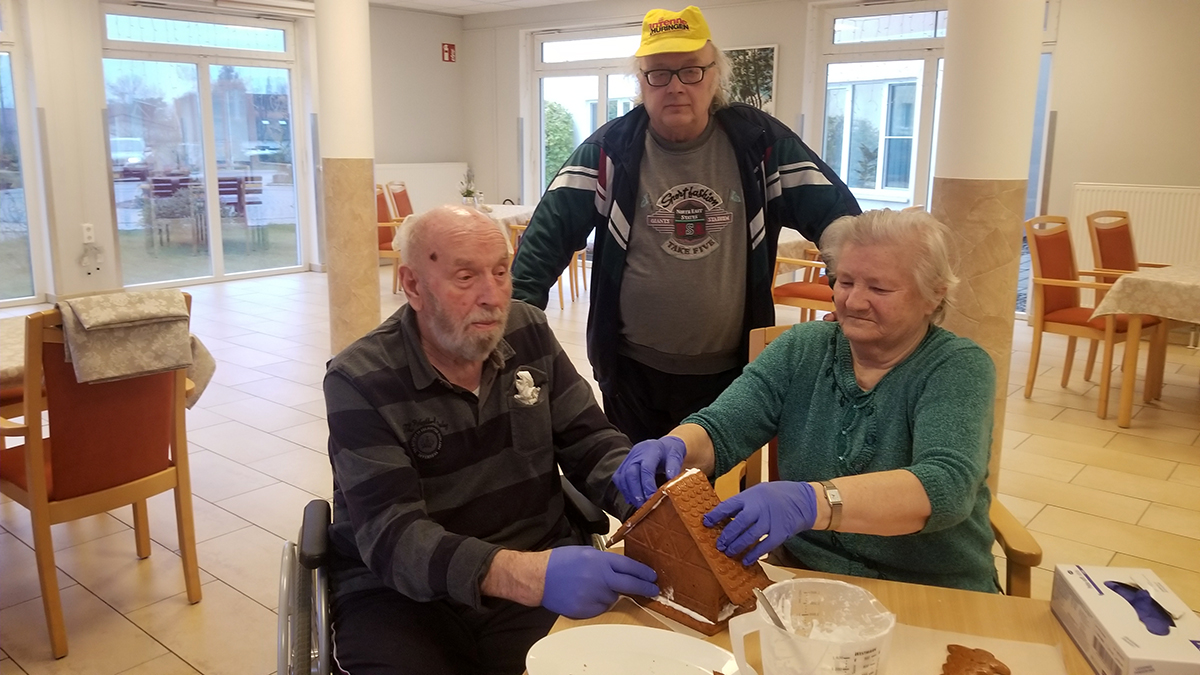 Im AWO Pflegeheim in Römhild entstanden Lebkuchenhäuser