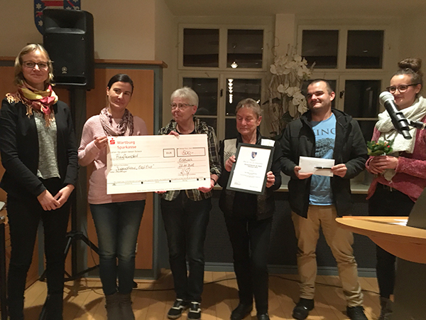 Die Eisenacher Oberbürgermeisterin Katja Wolf (links) würdigte das Projekt "Alt trifft Jung" des AWO Kinder- und Jugendhauses "East End"
